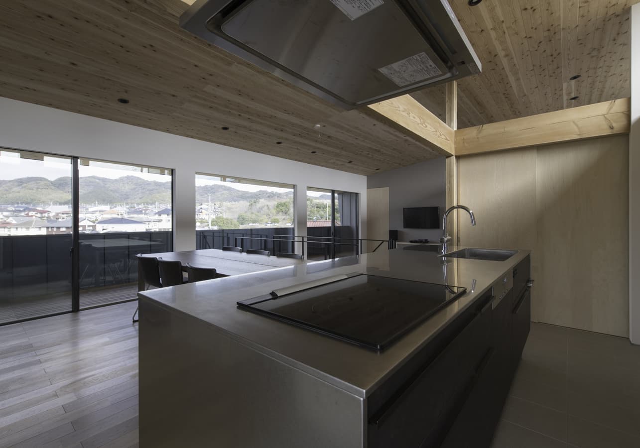 ステンレスのオーダーキッチン