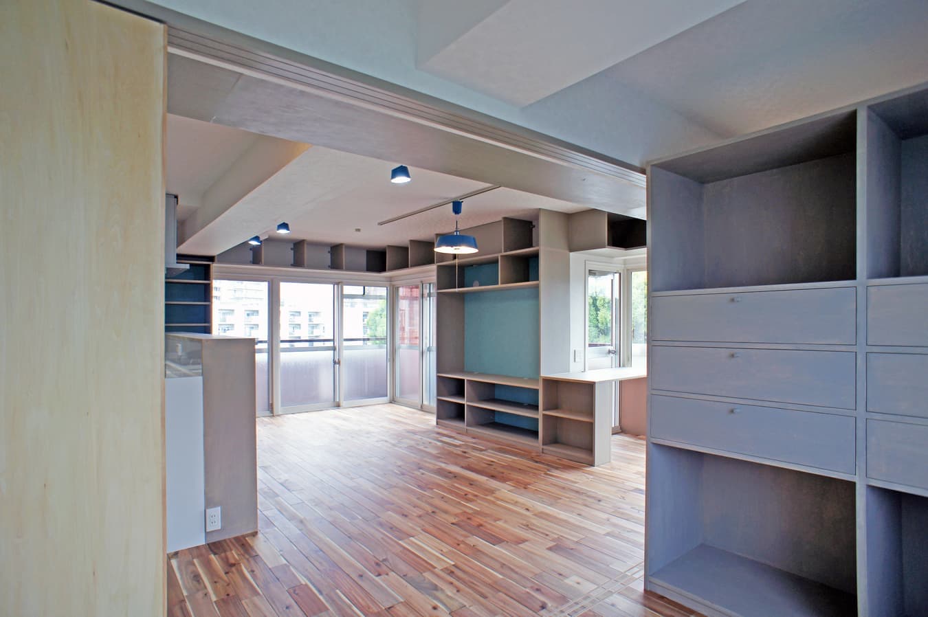 個室からリビングの眺め