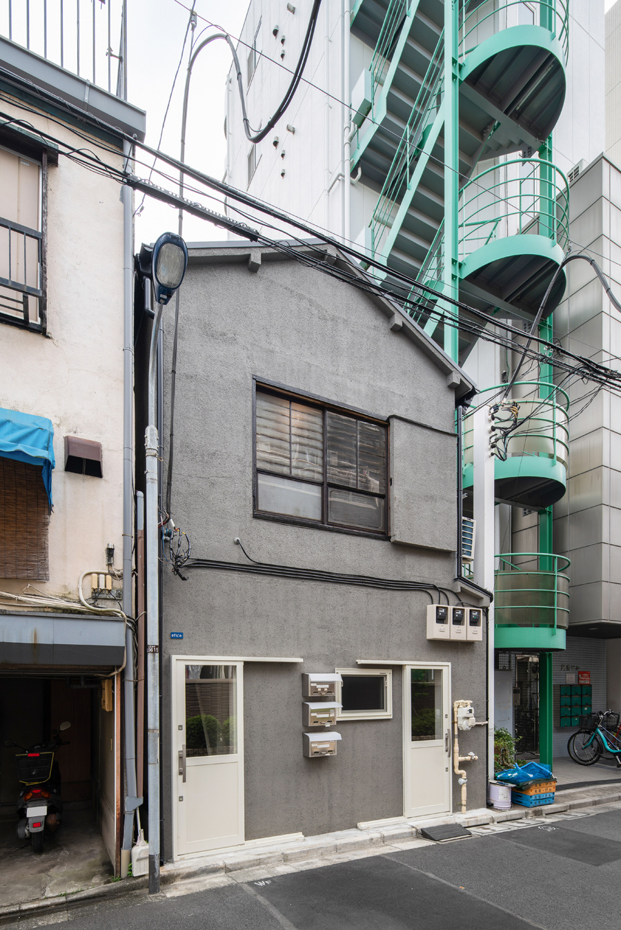 西側ファサード