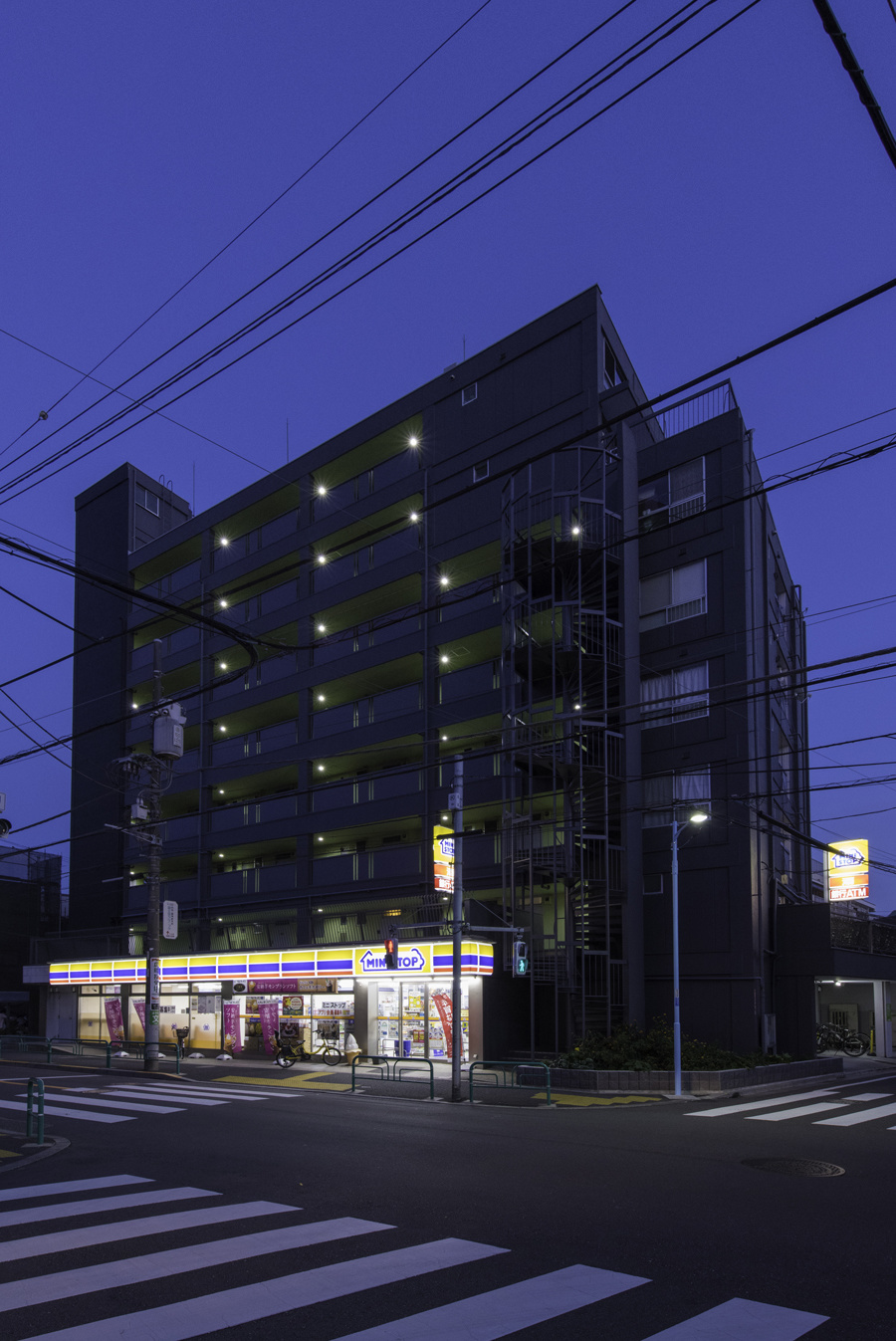 ファサード2夜景