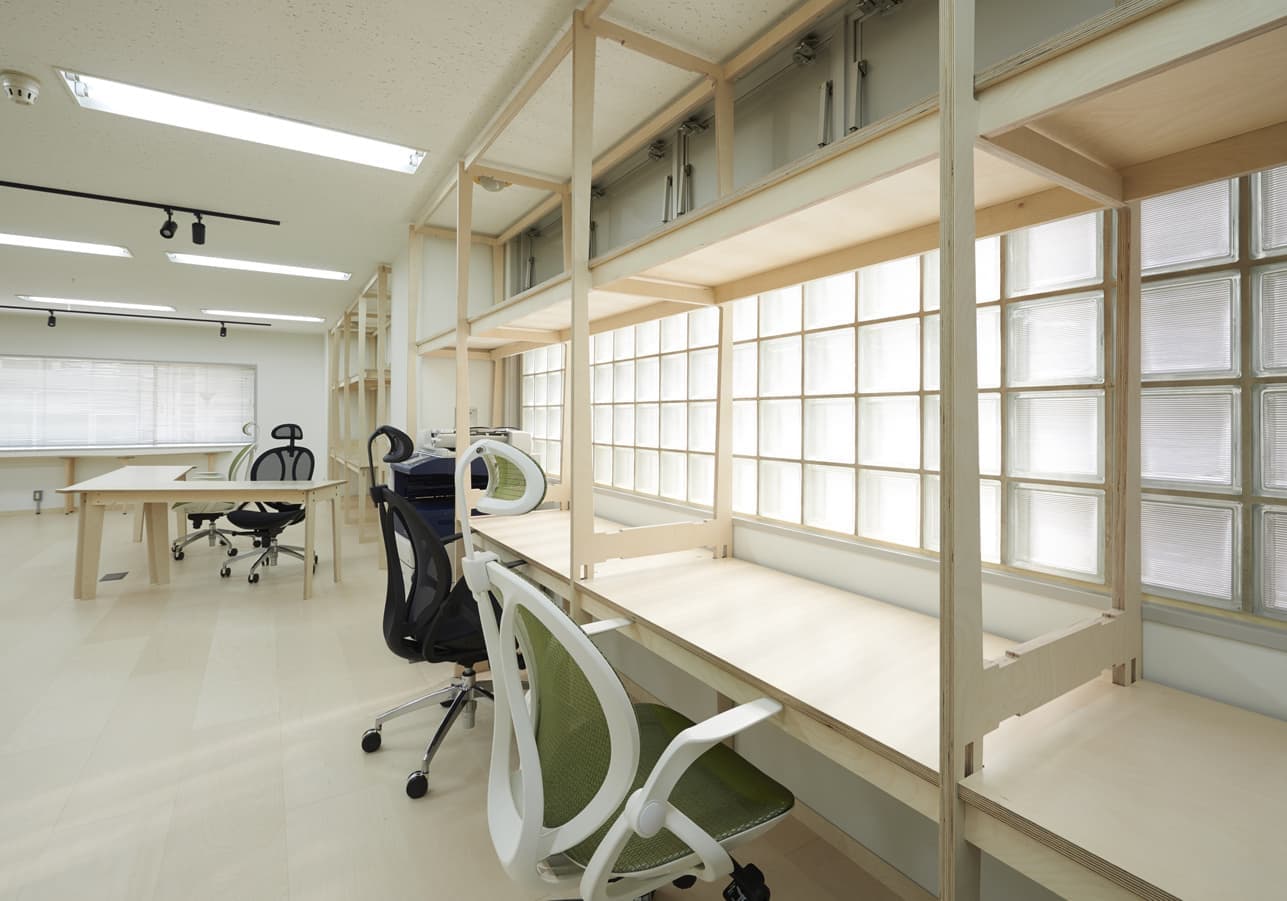 残材利用デスクシェルフ