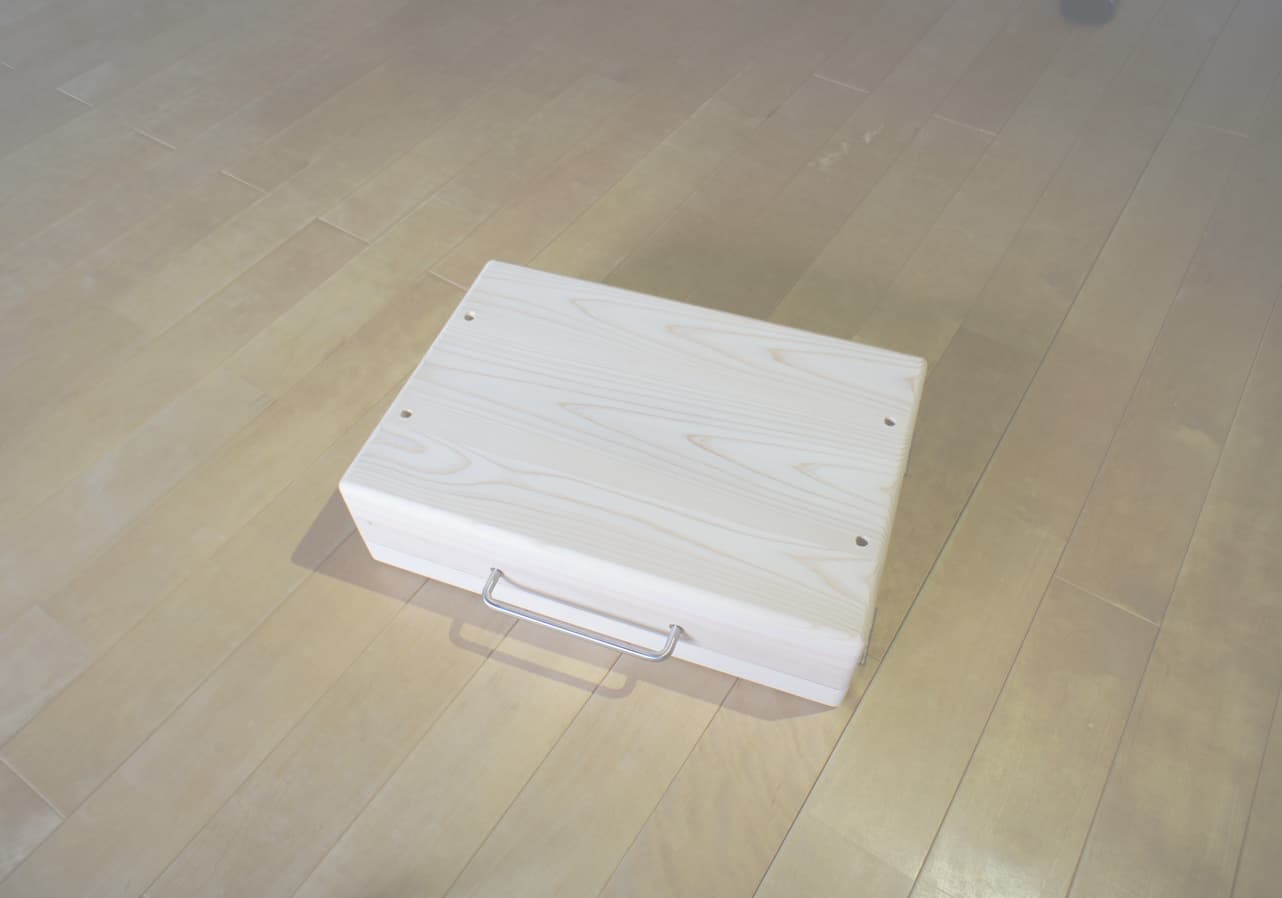 杉無垢材削出しの鞄