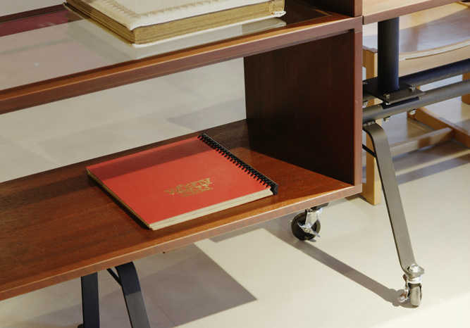 収納棚再生利用ディスプレイ