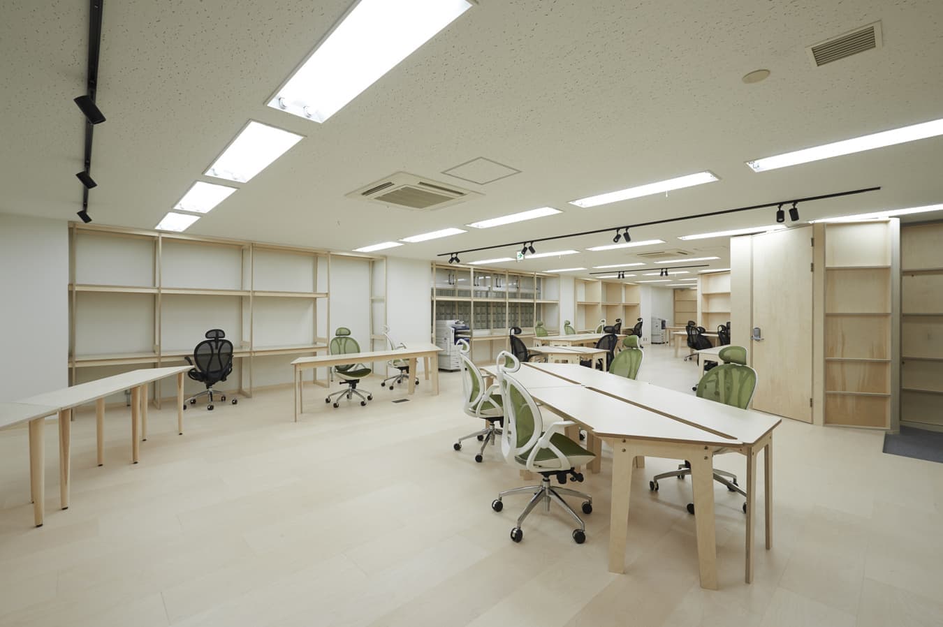 南東側からワークスペースの眺め