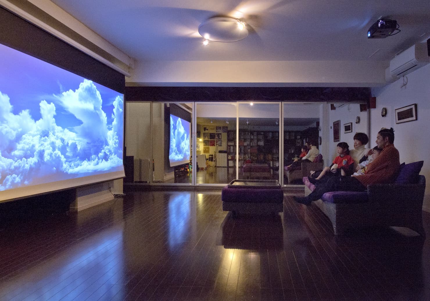 2つの庭と3つのリビング