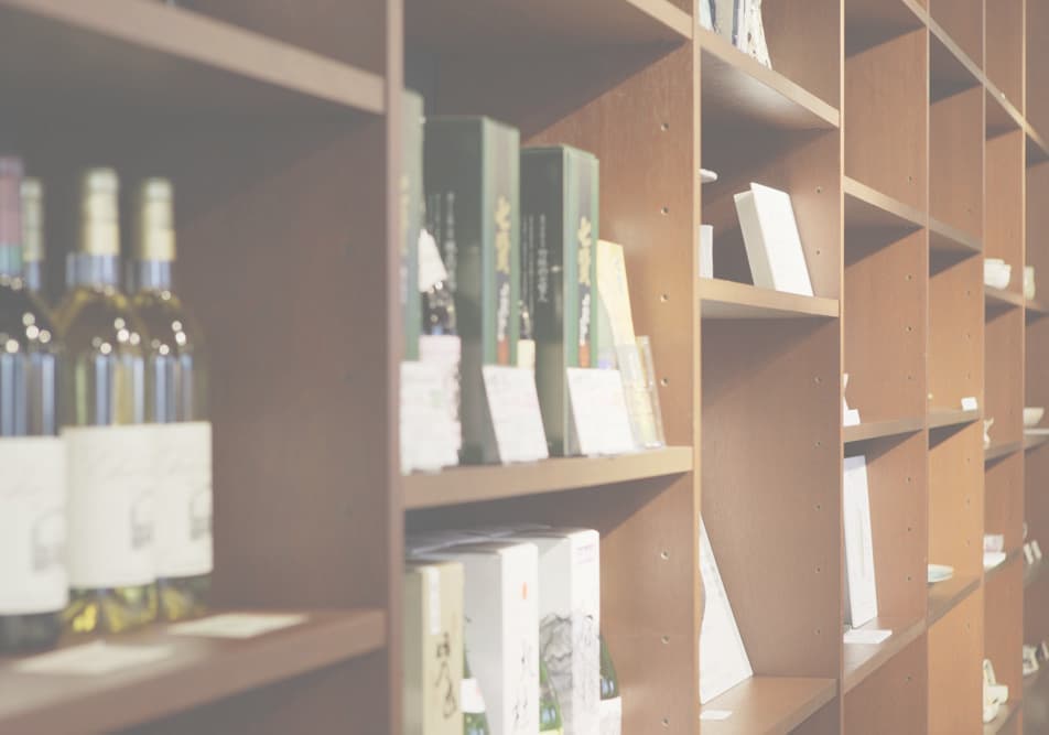 壁面全面造作家具-店舗