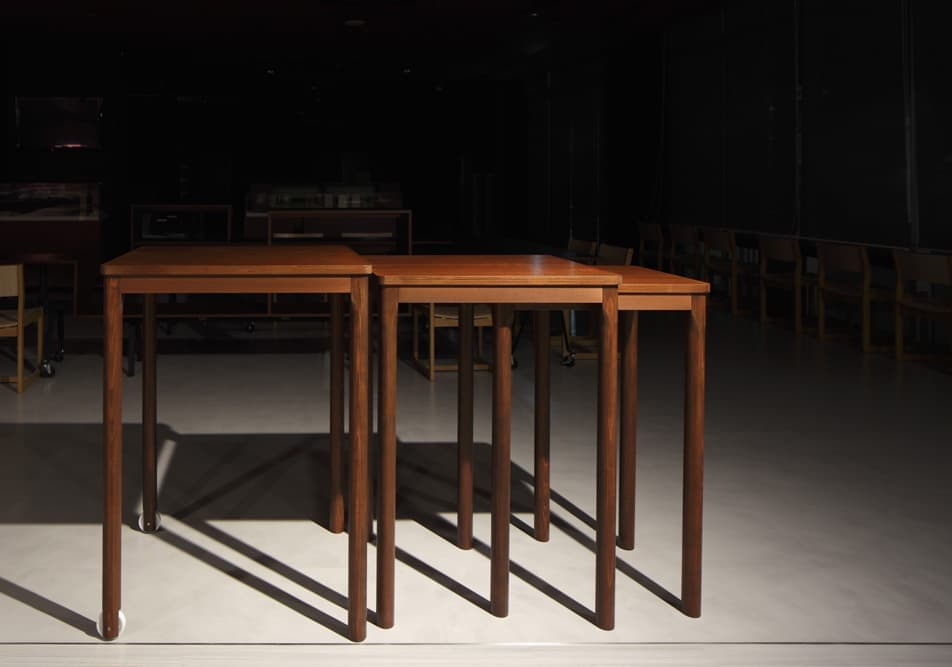 ネストテーブル