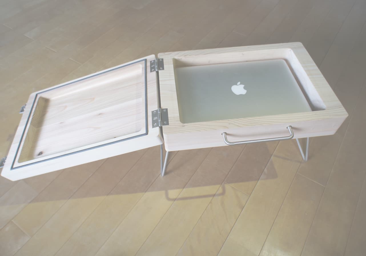 Macbookを収納できるスツール