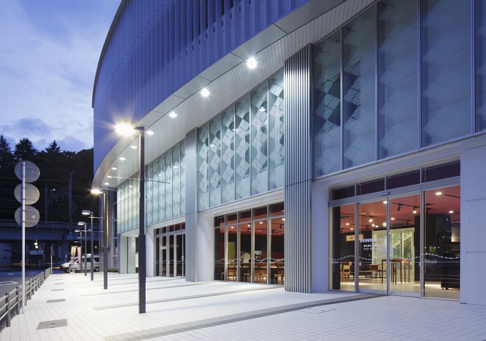 スーパーを行政施設にコンバージョン