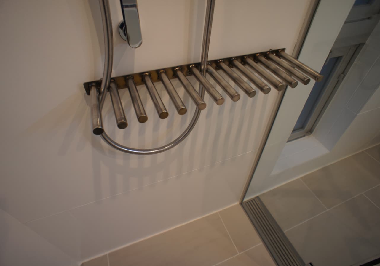 水切り不要の浴室シェルフ